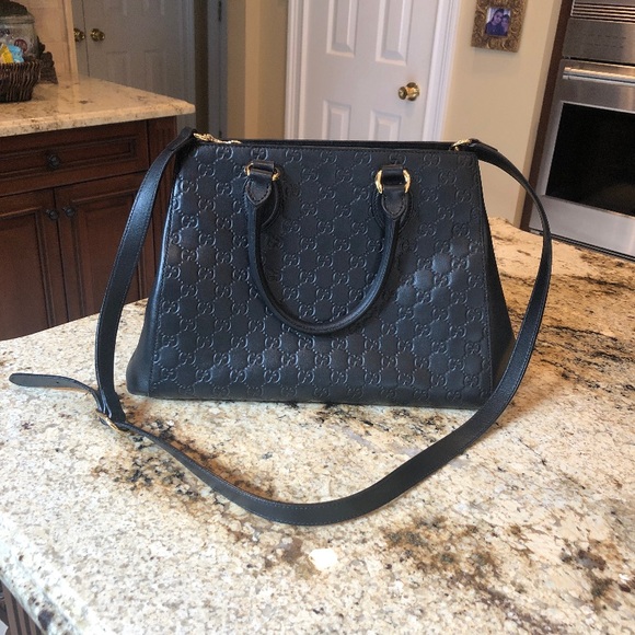 Gucci Signature Top Handle Black Bag - Picture 9 of 9